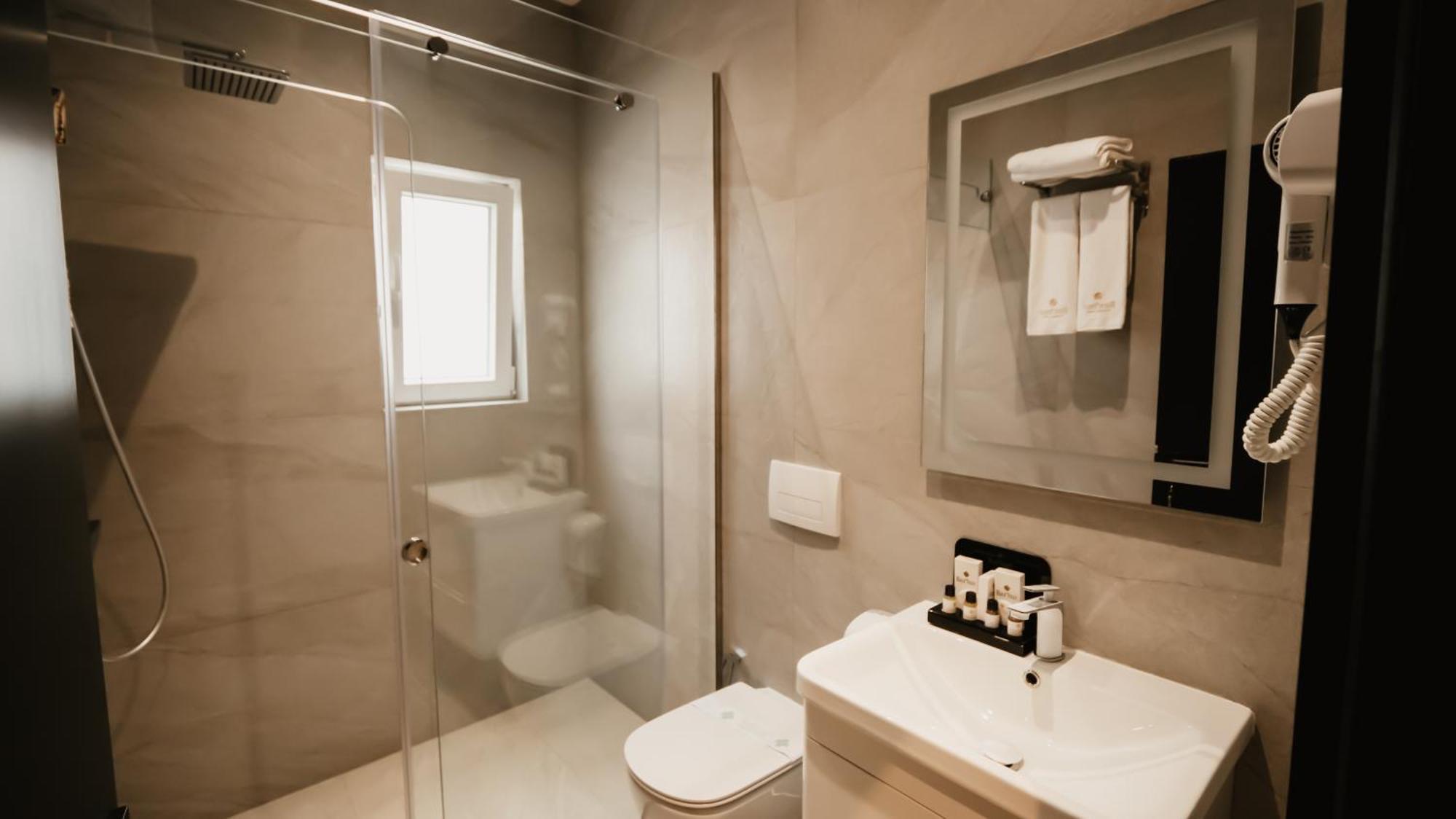 Baz'Hur Boutique Hotel Kukes Exteriör bild