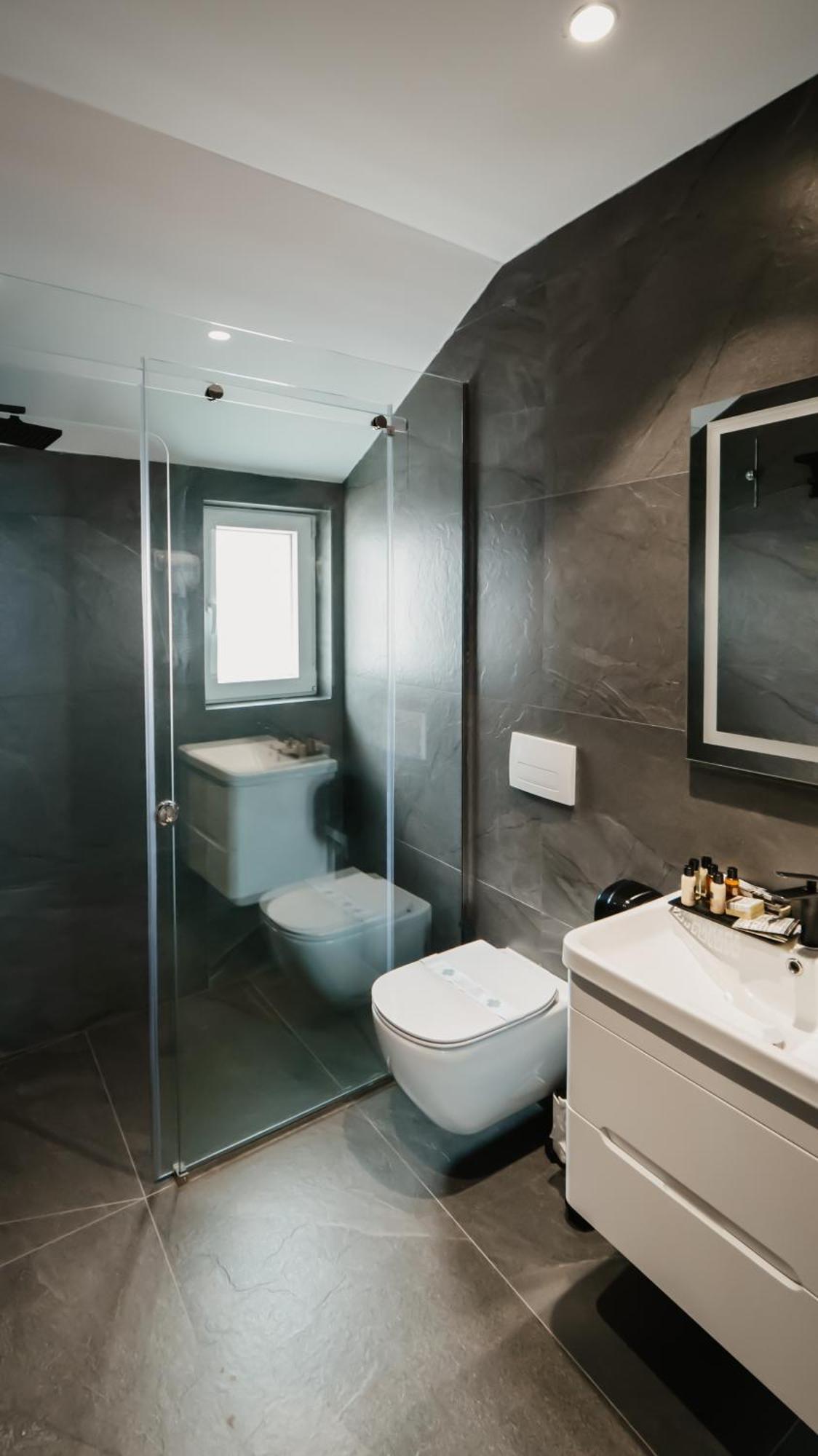 Baz'Hur Boutique Hotel Kukes Exteriör bild